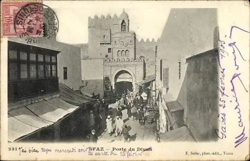 Ak Sfax Tunesien, Porte du Divan