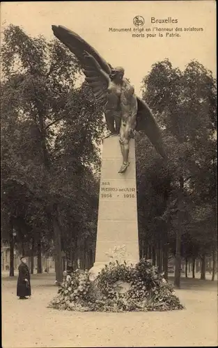 Ak Bruxelles Brüssel, Monument erige en l'honneur des aviateurs morts pour la Patrie, Denkmal