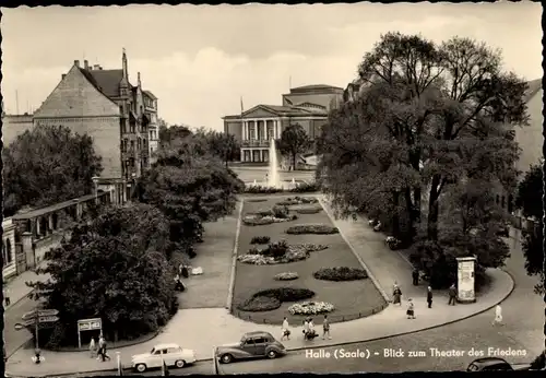 Ak Halle an der Saale, Blick zum Theater des Friedens, Springbrunnen