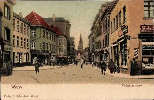 Ak Wesel am Niederrhein, Viehtorstraße, Passanten, Kirchturm, Geschäfte