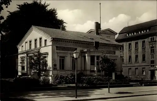 Ak Guben der Niederlausitz, FDJ Heim, Außenansicht