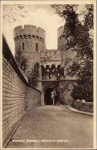 Ak Windsor Berkshire England, Windsor Castle, Norman Gateway