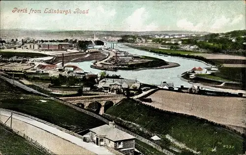 Ak Perth Schottland, Perth from Edinburgh Road, Teilansicht mit Fluss