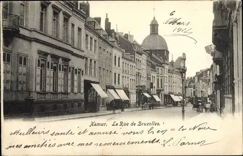 Ak Namur Wallonien, La Rue de Bruxelles, Straßenansicht, Kirchturm