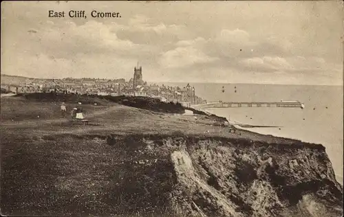 Ak Cromer Norfolk England, East Cliff, Felsenküste, Stadtansicht von oben