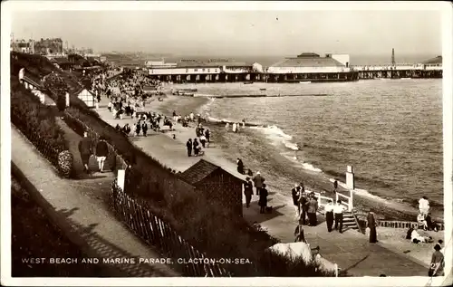 Ak Clacton on Sea Essex England, West Beach and Marine Parade, Uferansicht, Strandszene