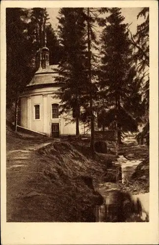 Ak Mnichovo Hradiště Münchengrätz Mittelböhmen, Klokocka, Kirche im Wald