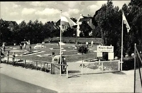 Ak Kellenhusen in Ostholstein, Minigolfplatz, Klein Golf, Spieler