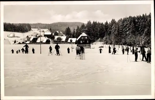 Ak Kniebis Freudenstadt im Nordschwarzwald, Skiwiese, Skier, Winteraufnahme