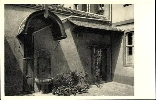 Ak Frankfurt am Main, Goethehaus, Höfchen mit Brunnen