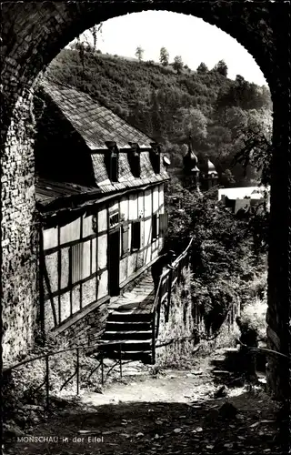 Ak Monschau Montjoie in der Eifel, Tordurchblick