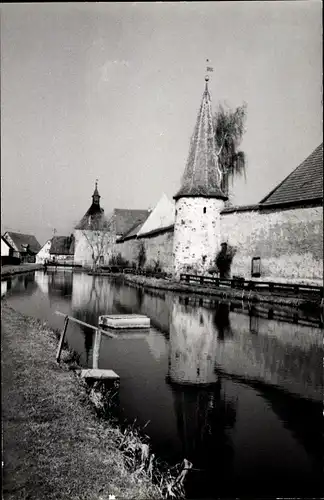 Foto Ak Merkendorf in Mittelfranken, Fluss, Stadtmauer