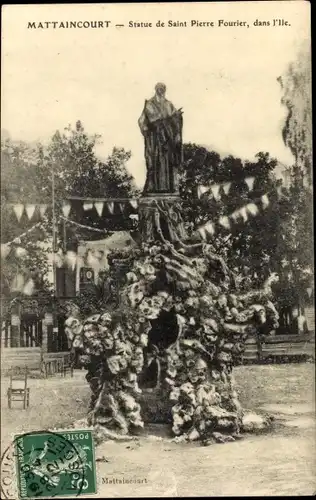 Ak Mattaincourt Vosges, Statue de Saint Pierre Fourier, dans l'Ile