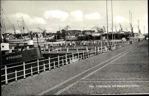 Ak Kiel, Hafenpartie, Seegartenbrücke, Schiff Strande