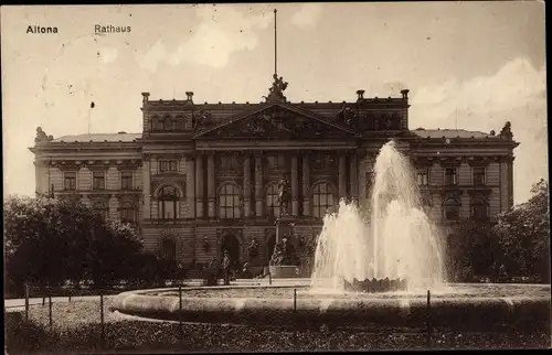 Ak Hamburg Altona. Rathaus, Gesamtansicht, Kaiser Wilhelm Denkmal, Springbrunnen