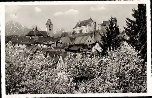 Ak Füssen im Ostallgäu, Blick gegen Sankt Mangkirche u. Hohes Schloß