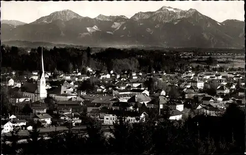 Ak Prien am Chiemsee Oberbayern, mit Hochfelln und Hochgern, Ortsansicht, Kirche