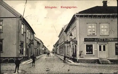 Ak Alingsås Schweden, Kungsgatan, Straßenpartie, Geschäft Alfred Heden