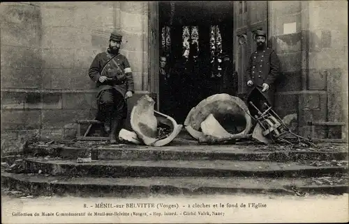 Ak Ménil sur Belvitte Vosges, 2 cloches et le fond de l'Eglise