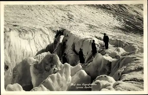 Ak Berner Alpen Kanton Bern, auf dem Eiger, Eigergletscher, große Spalte, Schnee