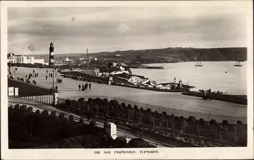 Ak Plymouth Devon England, The Hoe Promenade, Strandpromenade, Leuchtturm, Küste