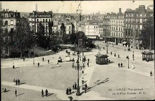 Ak Lille Nord, Vue générale sur la Place Richebé