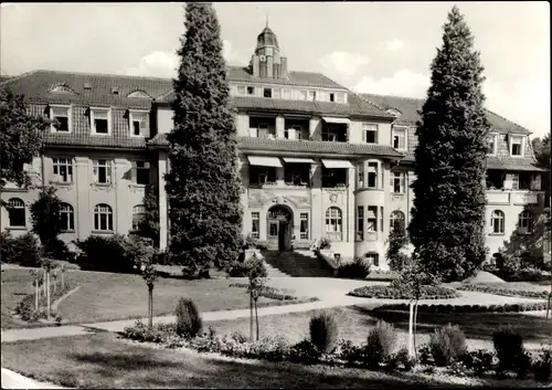 Ak Sülzhayn Ellrich Harz Thüringen, Blick zum Haus Ossietzky, Parkanlage