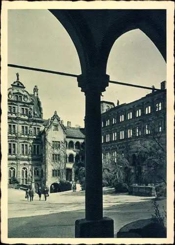 Ak Heidelberg am Neckar, Schlosshof