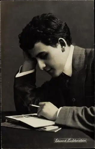 Ak Opernsänger Eduard Lichtenstein, Buch, Zigarette