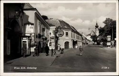 Ak Wien 19 Döbling Grinzing, Straßenpartie, K. Hengl
