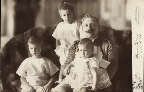 Ak Kaiser Wilhelm II. von Preußen mit seinen Enkeln, Portrait