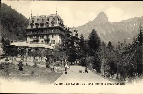 Ak Les Avants Montreux Kanton Waadt, Le Grand Hotel et la Dent de Jaman