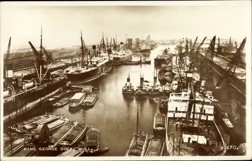 Ak Kingston upon Hull Yorkshire England, King George Dock, Hafen, Schiffe