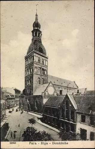 Ak Riga Lettland, Ansicht der Domkirche, Vorplatz