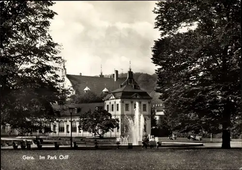 Ak Gera in Thüringen, im Park OdF