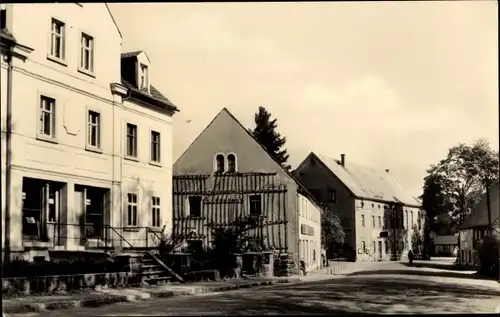 Ak Großhartmannsdorf im Erzgebirge, Straßenpartie