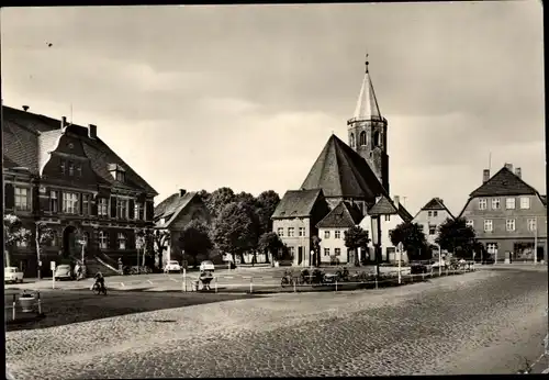 Ak Calau in der Niederlausitz, Platz des Friedens mit Blick auf die Kirche