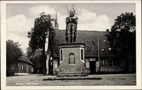 Ak Wedel an der Elbe, Marktplatz, Denkmal