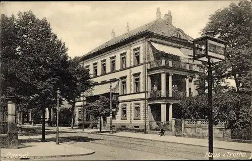 Ak Kassel in Hessen, Haus von Trotha, Straßenansicht, Feuermelder