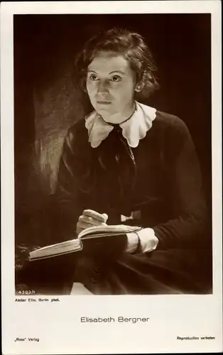 Ak Schauspielerin Elisabeth Bergner, Portrait, Buch