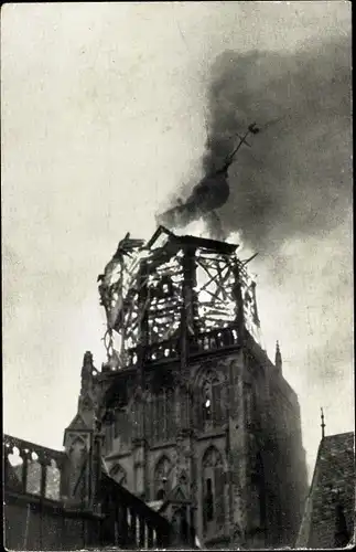 Ak Zutphen Gelderland, Herinnering brand St. Walburgkerk Zutphen Maart 1948, Brand der Kirche