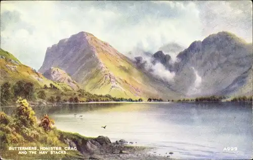 Künstler Ak Buttermere Cumbria England, Honister Crag and The Hay Stacks, See, Berg