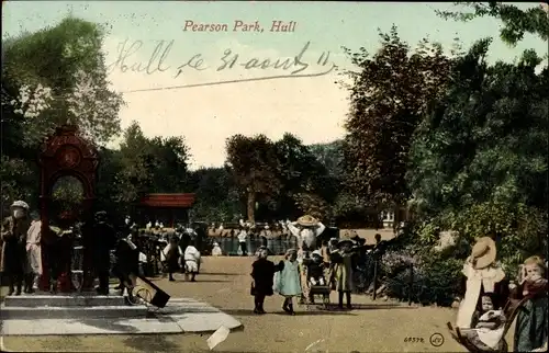 Ak Kingston upon Hull Yorkshire England, Pearson Park, Spaziergänger