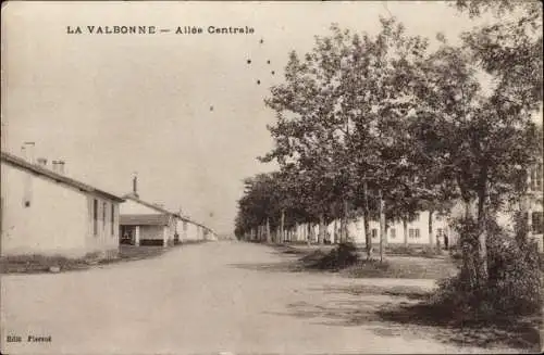 Ak La Valbonne Ain, Camp, Allée Centrale