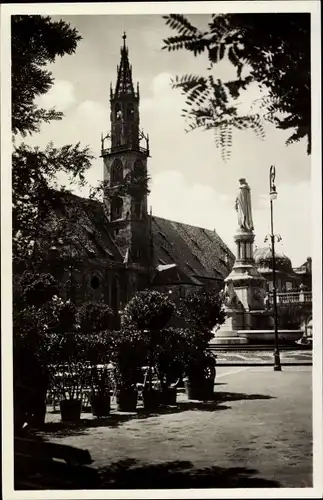 Ak Bozen Bolzano Südtirol, Piazza Vittorio Emanuele e Duomo, Kirche, Denkmal