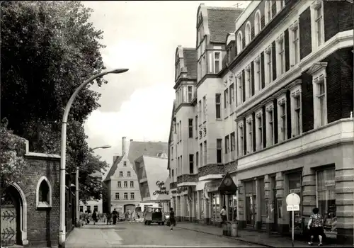 Ak Bitterfeld in Sachsen Anhalt, Walther-Rathenau-Straße, Geschäfte