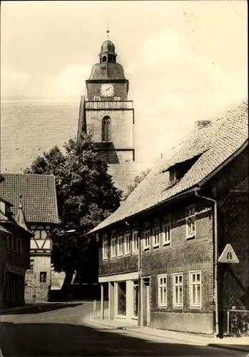 Ak Eisfeld in Thüringen, Straßenpartie mit Blick auf die Kirche