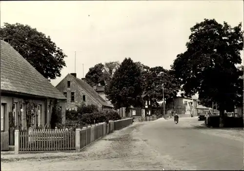 Ak Nossentiner Hütte in Mecklenburg, Dorfstraße