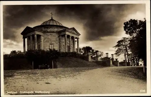 Ak Stuttgart, Ansicht der Grabkapelle Württemberg, dunkle Wolken