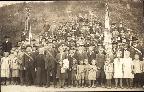 Foto Ak Pforzheim im Schwarzwald, Gruppenportrait